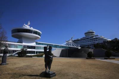 ホテル内の彫刻公園