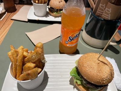 ボリューミーなハンバーガー屋さん