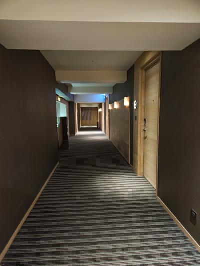 広めの廊下でカーペット敷なので足音など気になりません