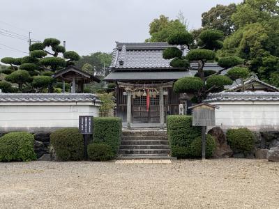 勸修寺そばの神社、歴史は古く８９８年に創建されています。