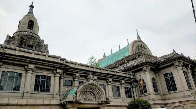 アクセスが良い、立派なお寺。