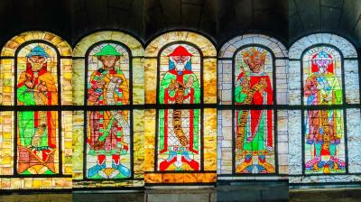 世界最古のステンドグラスは必見