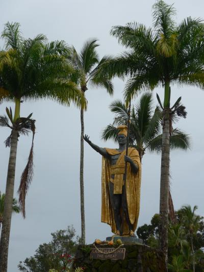 ハワイ島には二つのカメハメハ大王像がありそのうちのヒロの大王像を観ました!!