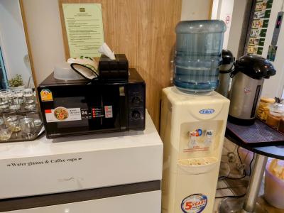 ロビーにレンジ等完備