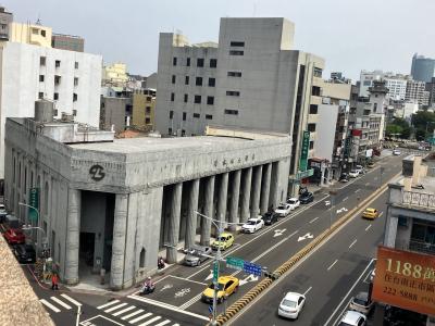 旧日本勧業銀行台南支店 (現台湾土地銀行）