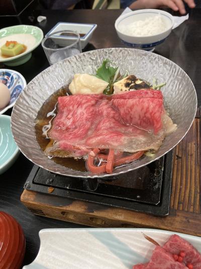 休暇村の夕食の近江牛は最高に美味しいですね。