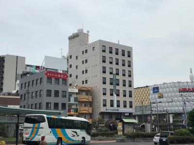 JR松山駅前のロータリーに面したホテル
