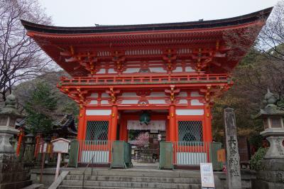 三井寺表参道脇の古い神社