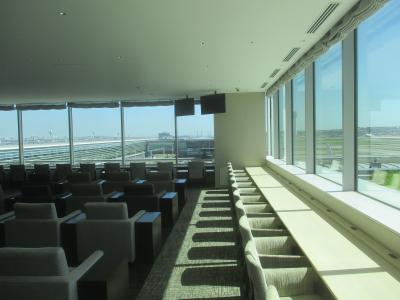 座席から眺める空港周辺の景色はいいです