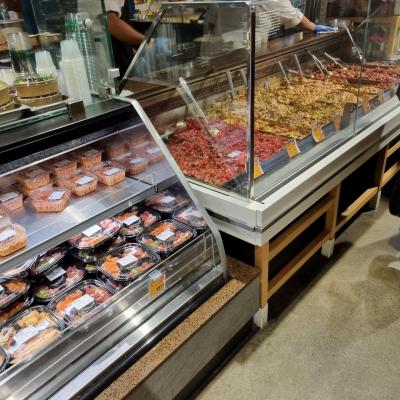 アラモアナにある大規模マート!