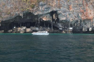 美しい海を持つ島です