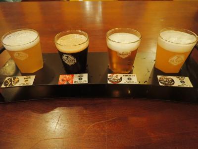 人気のクラフトビールバーです