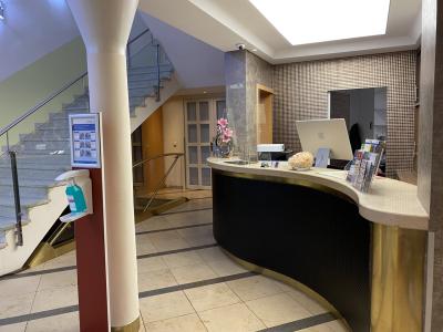 フロント、荷物を預けて観光できました