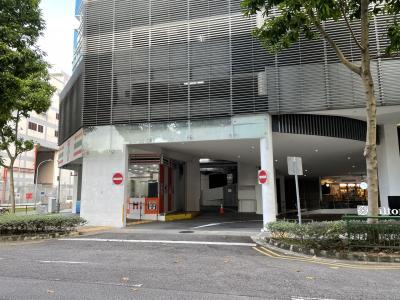 セブンイレブン。お酒は昼に販売。職員休憩時間有