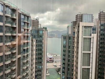 目の前にマンションが建ち海が少ししか見え無くなってしまった。