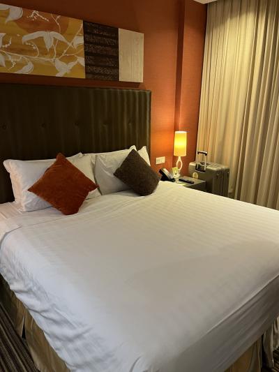 大きめのキングベッド