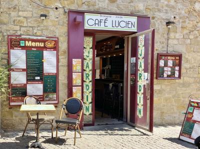 心地よいテラス席