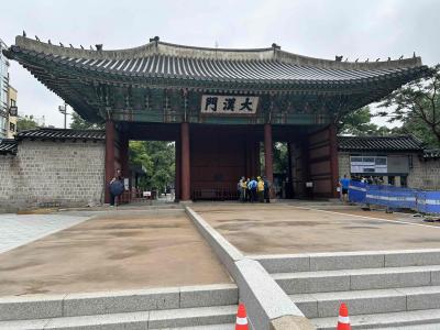 市庁駅からすぐ。