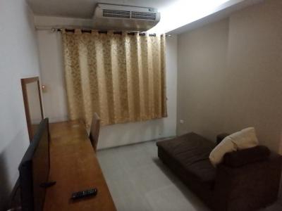 奥にはテレビとソファが置いてある。かなり広い部屋だ