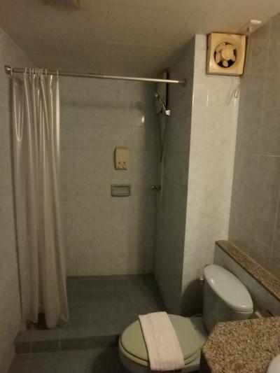 トイレとシャワールーム