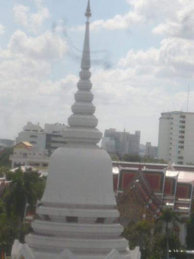 タイの観光庁が紹介している寺院について、口コミを記載します。場所は、バンコクになります。