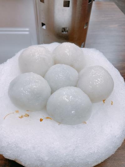 かき氷に熱々だんご