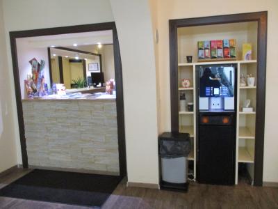 レセプションの隣にコーヒーマシーン