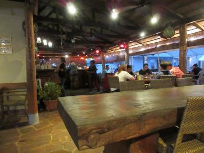 雨でも混んでいました