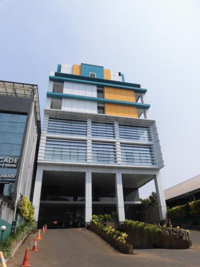 バス停に近く便利