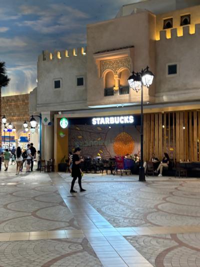 モール内のスタバ