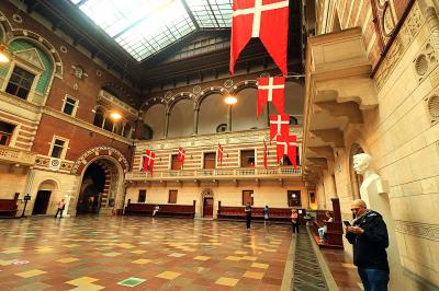 市庁舎の大ホール