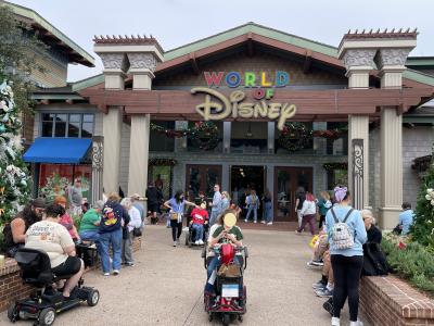 ディズニーグッズが何でも揃う！ディズニースプリングス内のワールドオブディズニー♪