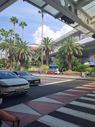 釜山の空港より広い！wow passの機械もある！