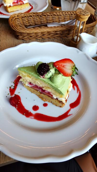 眺望良好な広々としたティールーム