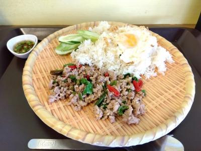 激安、激混フードコート