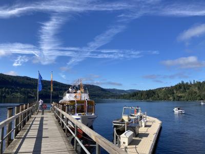 ほどよい規模感の湖の保養地