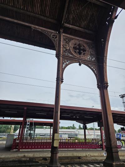 小さく開放的なコルマール駅