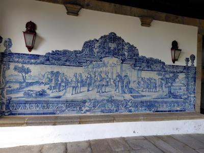 大きなアズレージョが数点あります