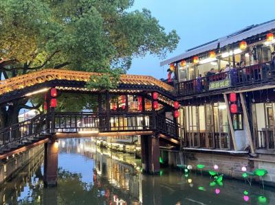 夜のライトアップが美しい