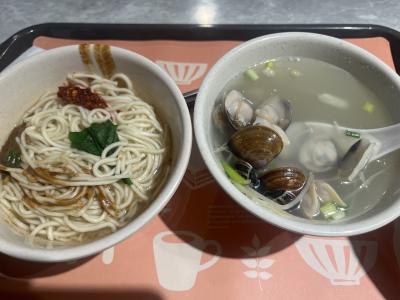 地下のフードコート