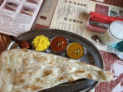 拝島駅から徒歩1分の老舗カレー屋さんです！