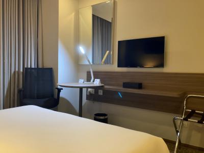 そのデザインは、浮ついたところのない…