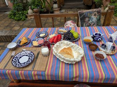 相変わらず品数の多い朝食。このあとオムレツも来る