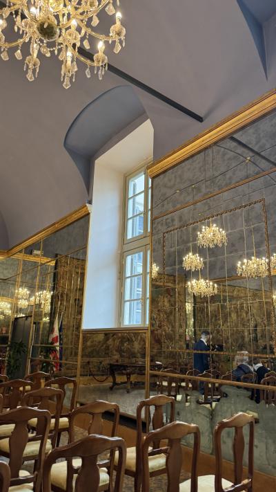 ドゥオモ前の宮殿