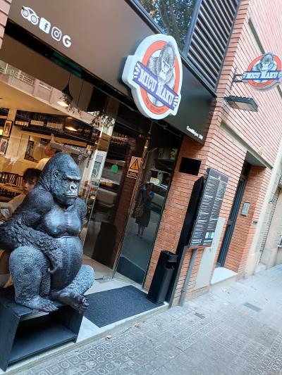 サグラダファミリア近くのカジュアルなビストロ