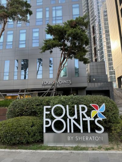 地下道で繋がってるけど、少し歩きます