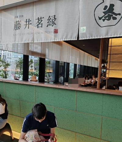 お茶は美味しいが空席が有っても予約席で入れない