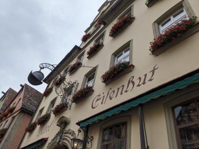 立地の良いローテンブルクらしいホテル