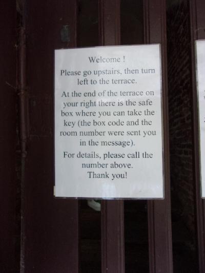 入り口にはオーナーの注意書きが。