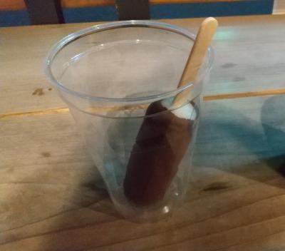 自分でディップ！優しいチョコが絡むアイスキャンディー